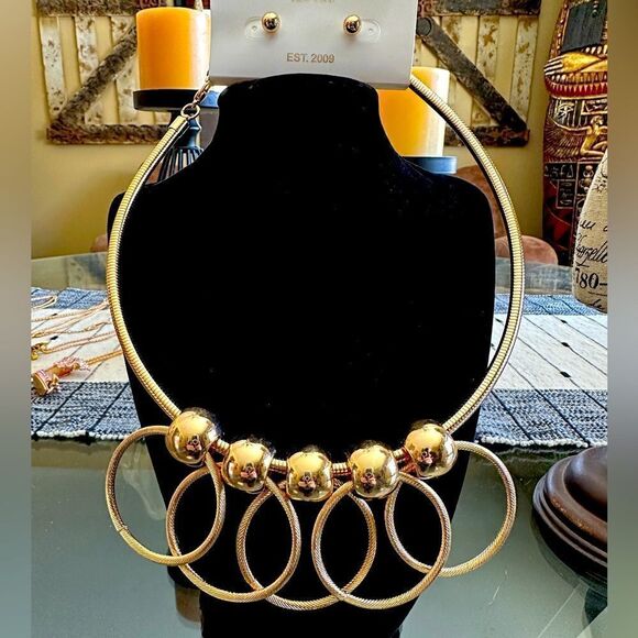 Beautiful loop Rope necklaces with earrings. One Gold set,one Silver & Gold set - Picture 1 of 10